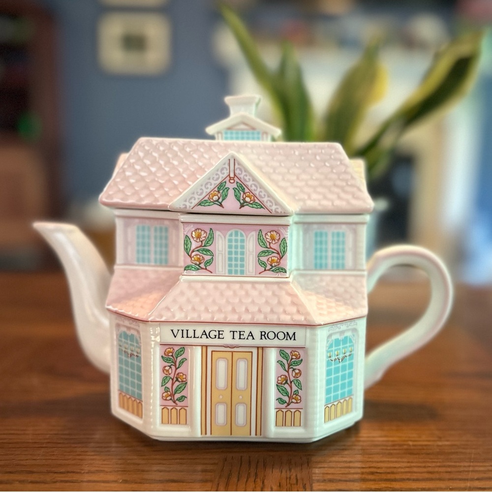 Lenox Village Collection Village Tea Room Teapot in EUC